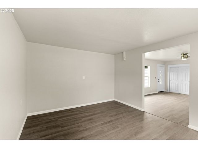 260 Sw FORD Ave, Winston, OR 97496