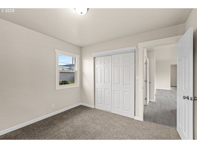 260 Sw FORD Ave, Winston, OR 97496