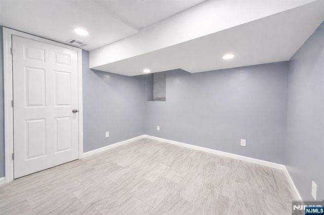 413 16th Street 1, Newark, NJ 07103