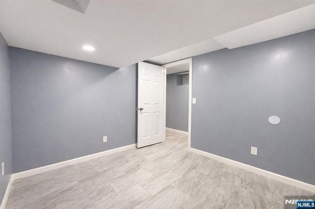 413 16th Street 1, Newark, NJ 07103