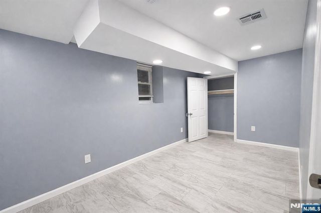 413 16th Street 1, Newark, NJ 07103