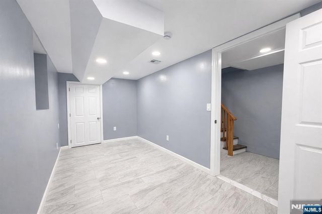 413 16th Street 1, Newark, NJ 07103