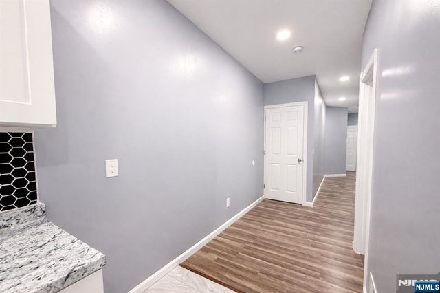 413 16th Street 1, Newark, NJ 07103