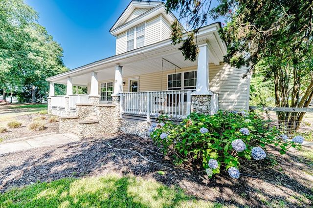 136 N Alma Street, Vass, NC 28394