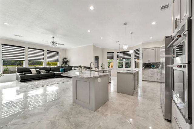 2847 Everett Drive, Friendswood, TX 77546