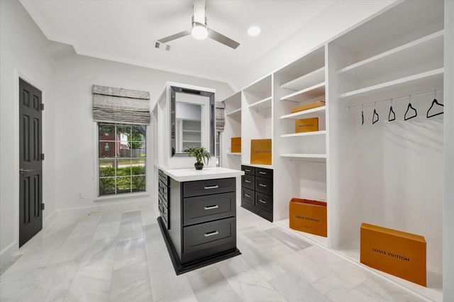 2847 Everett Drive, Friendswood, TX 77546