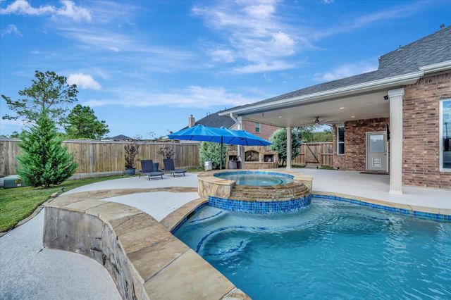2847 Everett Drive, Friendswood, TX 77546