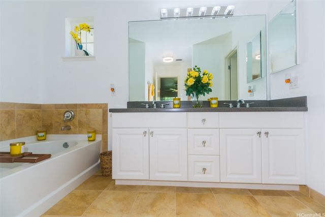 92-1051 Koio Drive M8-3, Kapolei, HI 96707