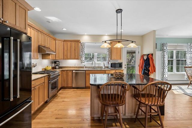 198 McLane Way, Manchester, NH 03104