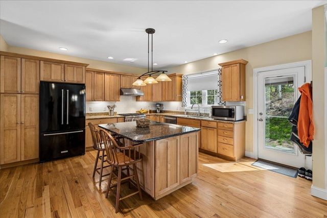 198 McLane Way, Manchester, NH 03104