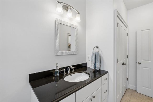 198 McLane Way, Manchester, NH 03104