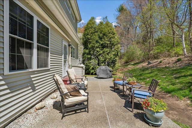 198 McLane Way, Manchester, NH 03104