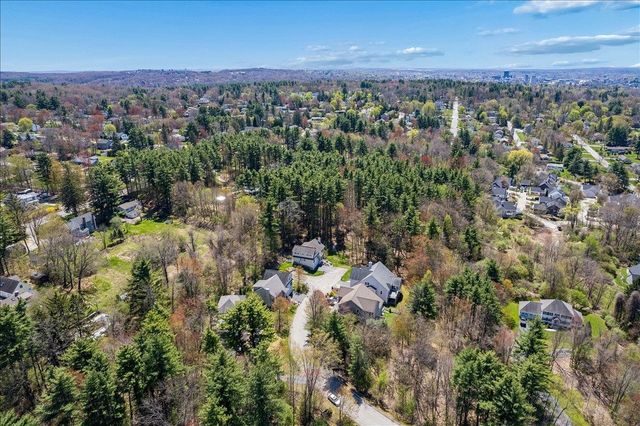 198 McLane Way, Manchester, NH 03104