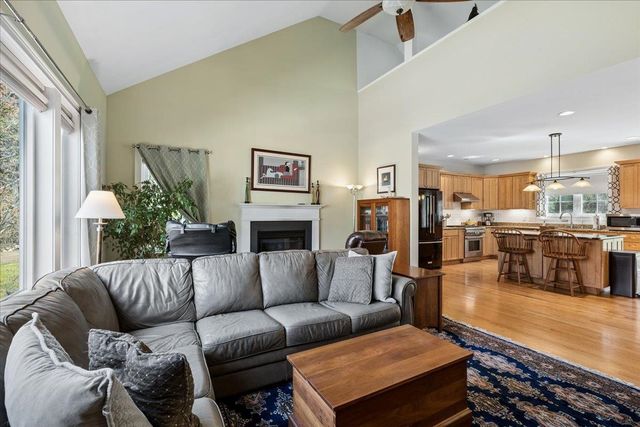 198 McLane Way, Manchester, NH 03104