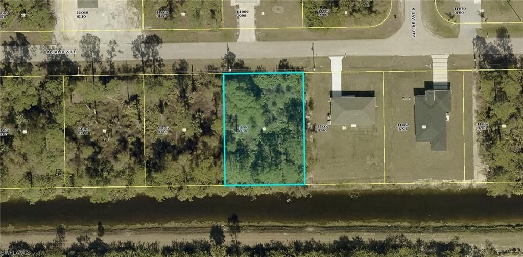 928 Alcalde ST E, Lehigh Acres, FL 33974