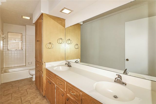 6409 Coral Gables Dr, Corpus Christi, TX 78413