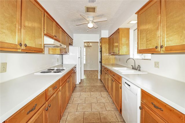 6409 Coral Gables Dr, Corpus Christi, TX 78413