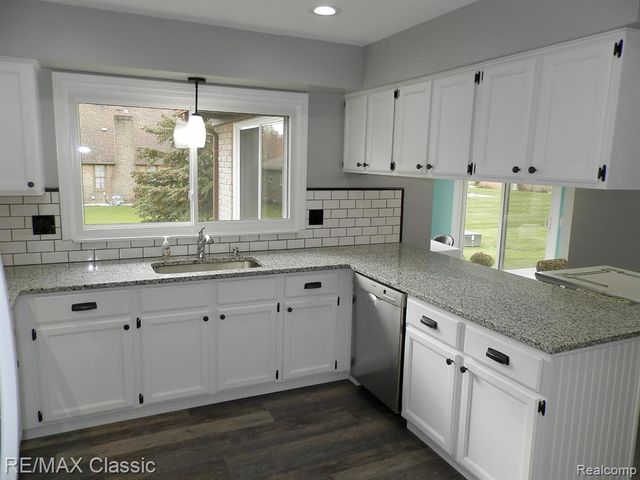 37625 Mallory Drive, Livonia, MI 48154