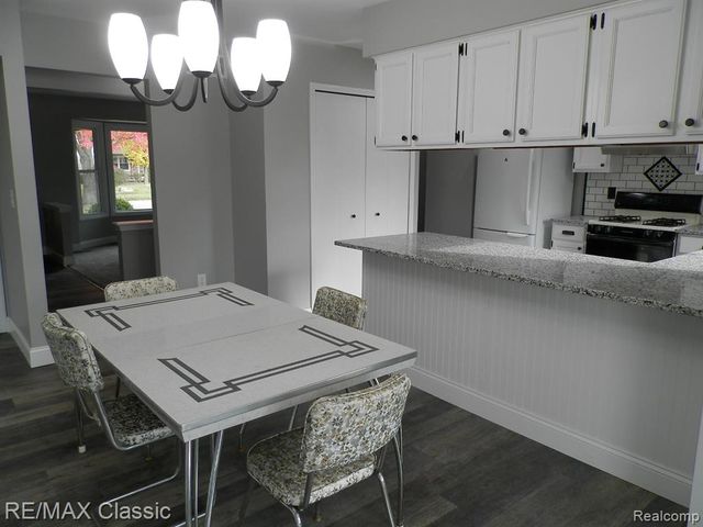 37625 Mallory Drive, Livonia, MI 48154