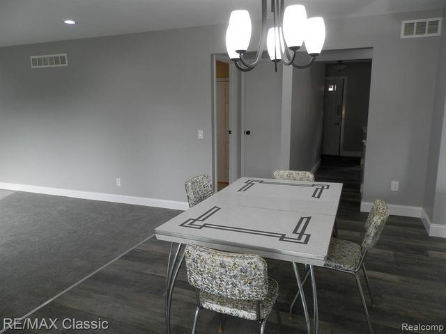 37625 Mallory Drive, Livonia, MI 48154