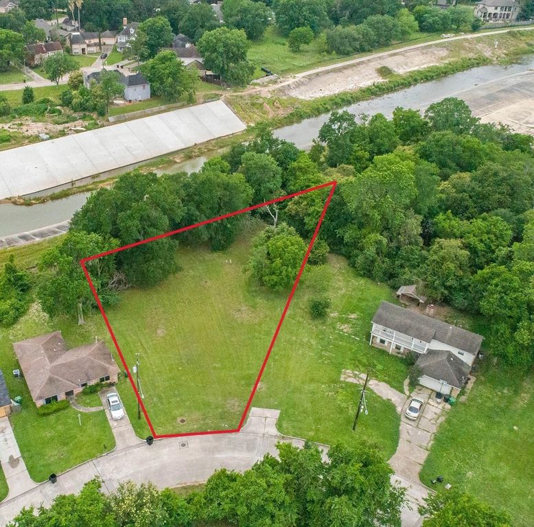 6609 Bayou View Drive, Houston, TX 77091