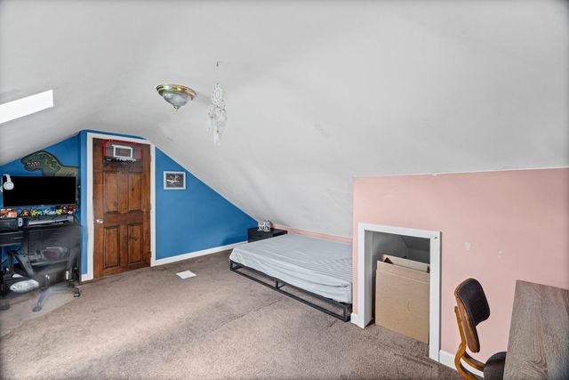 3239 N Osceola Avenue, Chicago, IL 60634