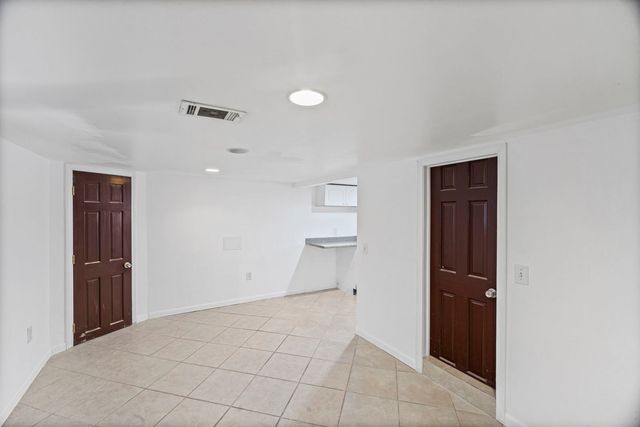 3239 N Osceola Avenue, Chicago, IL 60634