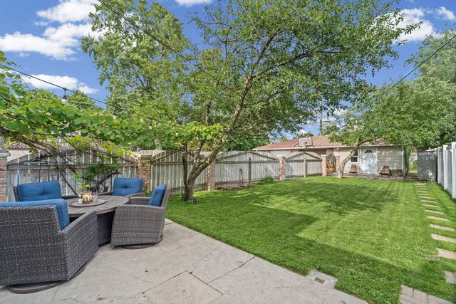 3239 N Osceola Avenue, Chicago, IL 60634