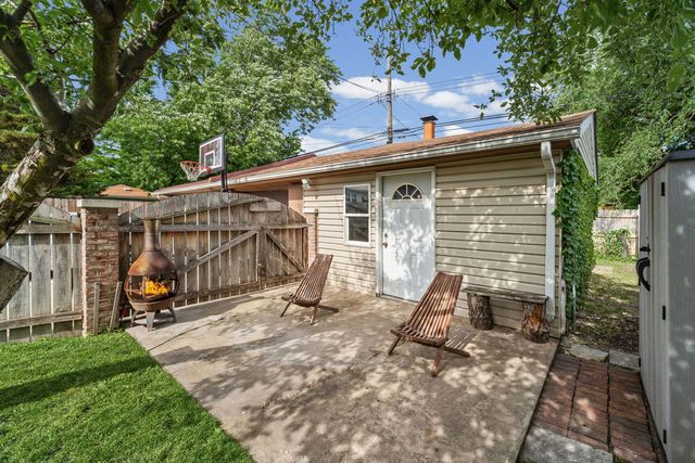 3239 N Osceola Avenue, Chicago, IL 60634