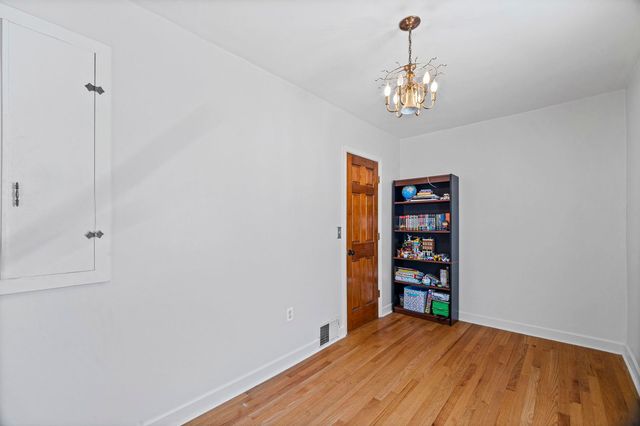 3239 N Osceola Avenue, Chicago, IL 60634