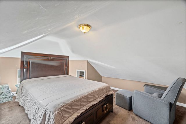 3239 N Osceola Avenue, Chicago, IL 60634