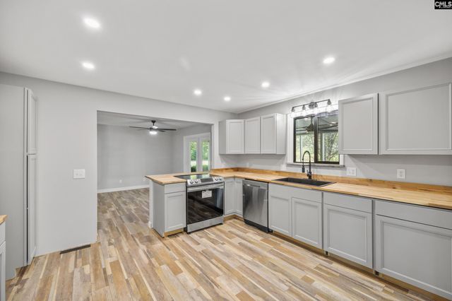 818 Motley Road, Hopkins, SC 29061