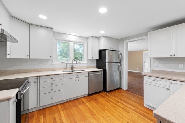 48 Sunset Drive, Northbridge, MA 01588