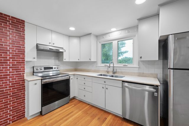 48 Sunset Drive, Northbridge, MA 01588