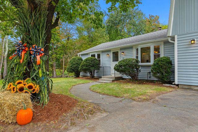 48 Sunset Drive, Northbridge, MA 01588