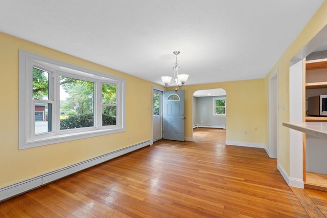 48 Sunset Drive, Northbridge, MA 01588