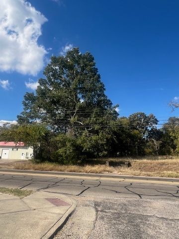 000 Bonham Street, Paris, TX 75460