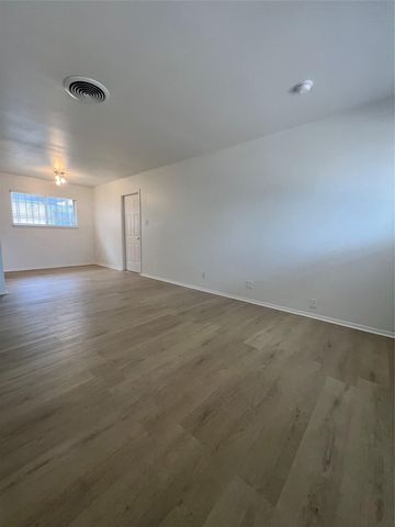6005 Cameron RD A, Austin, TX 78723