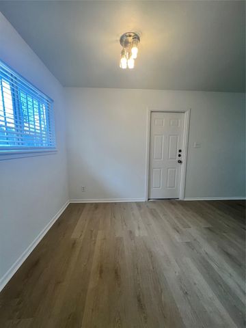 6005 Cameron RD A, Austin, TX 78723