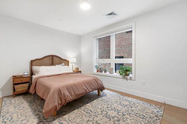 301 Border 302, Boston, MA 02128