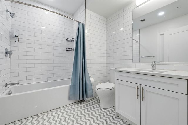 301 Border 302, Boston, MA 02128