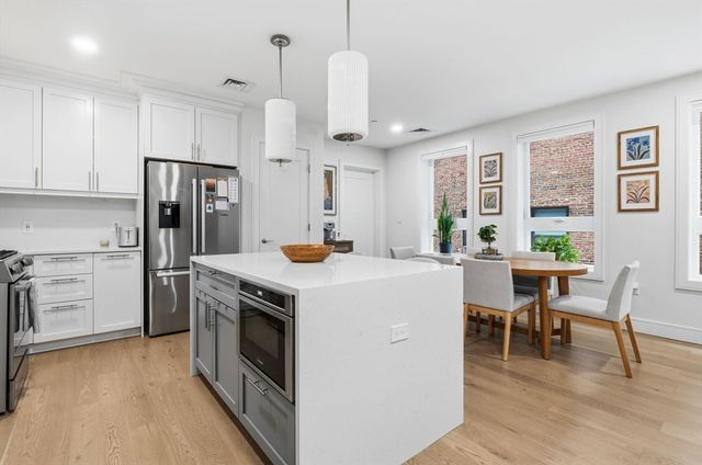 301 Border 302, Boston, MA 02128