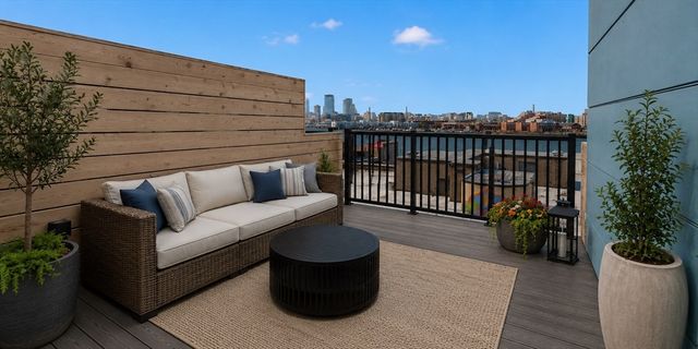 301 Border 302, Boston, MA 02128