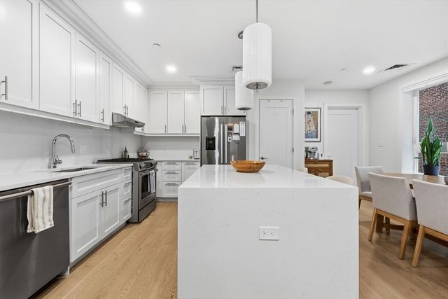 301 Border 302, Boston, MA 02128