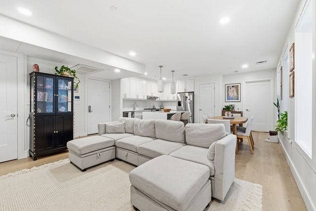 301 Border 302, Boston, MA 02128