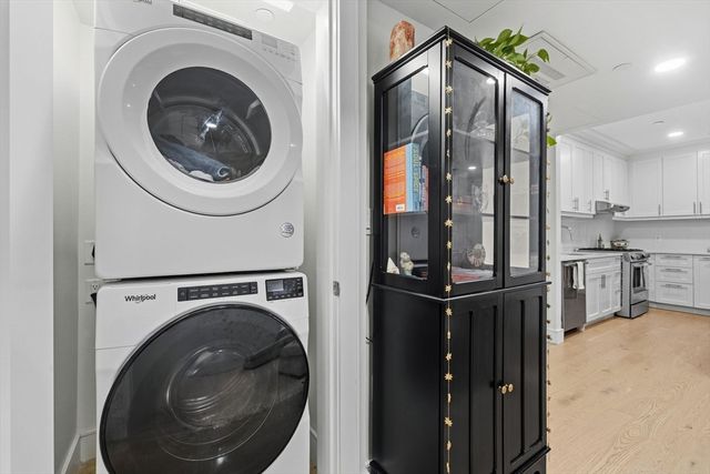 301 Border 302, Boston, MA 02128