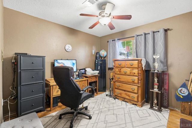 1090 Laurel Lane, Lemoore, CA 93245