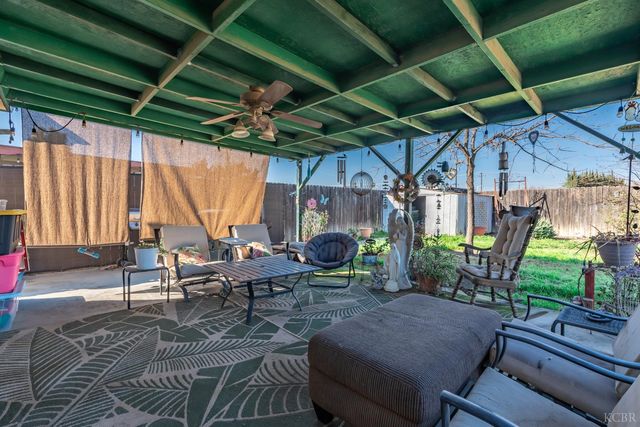 1090 Laurel Lane, Lemoore, CA 93245