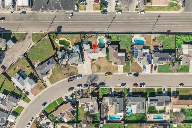 1090 Laurel Lane, Lemoore, CA 93245