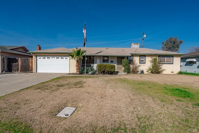 1090 Laurel Lane, Lemoore, CA 93245